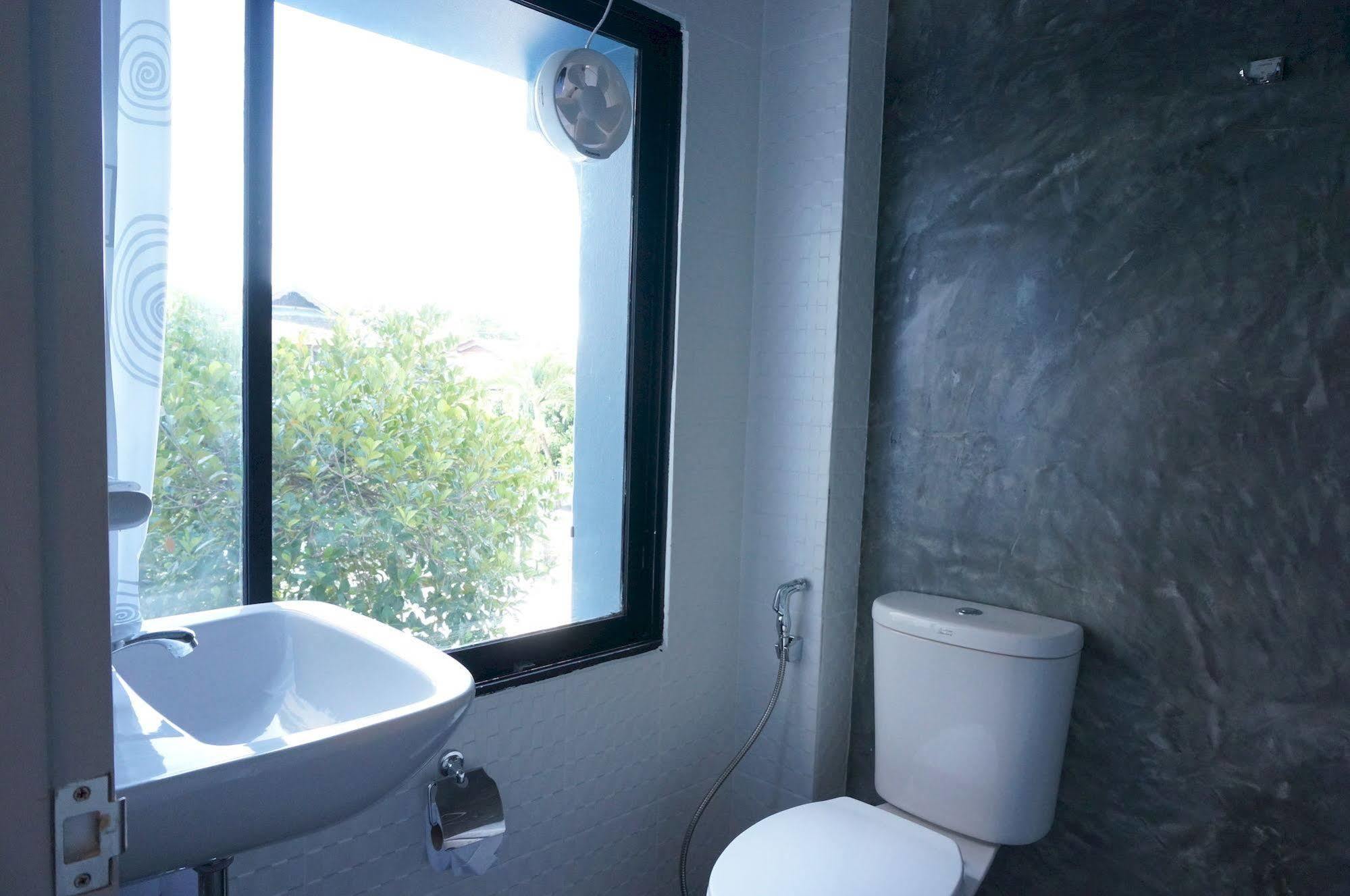 Walking Street Residence - Sha Extra Plus Chiang Mai Extérieur photo